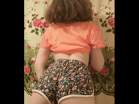 ❤️ Sexy matashin jariri yana cire guntun wando a kyamara ☑ bidiyon tsutsa ️❤